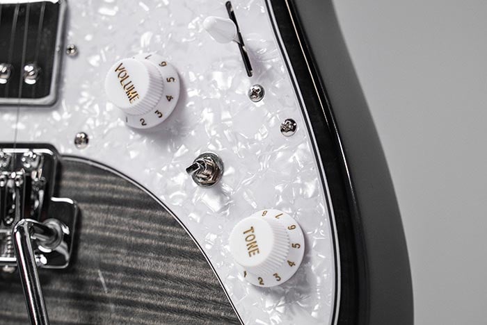 Dyna-MIX9 switching system with Alter Switch