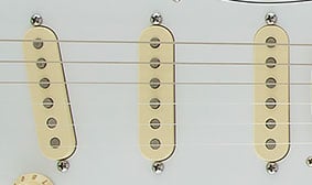 PICKUPS MONTADOS EM REVERSO