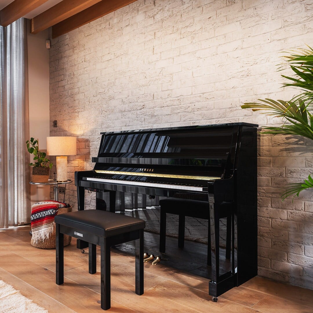 SOPHISTICATED DESIGN FOR CONVENIENT PLAYING