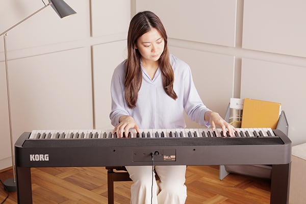 Equipped with a must-have metronome function for practice.