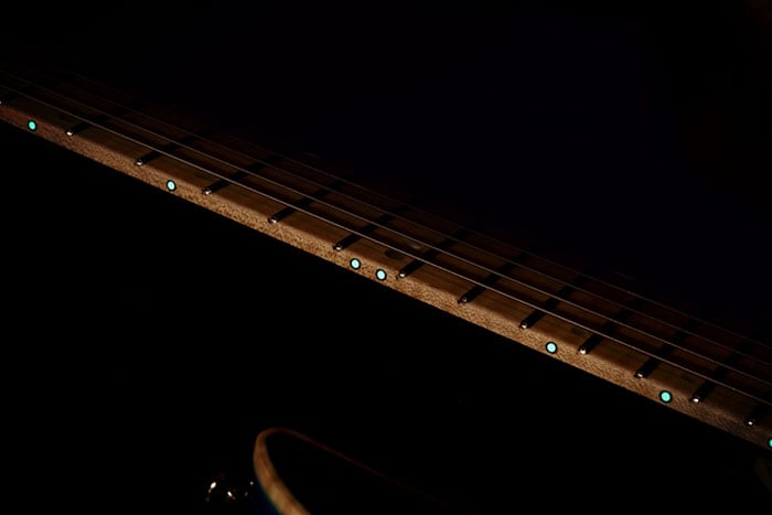 Incrustações de pontos laterais luminescentes