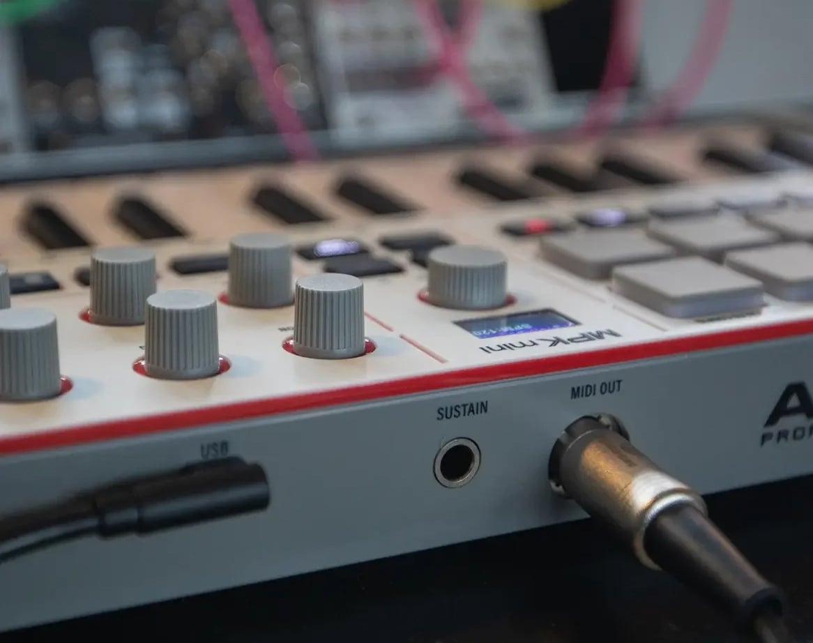 A CONTROLLER THAT CONNECTS TO EVERYTHING