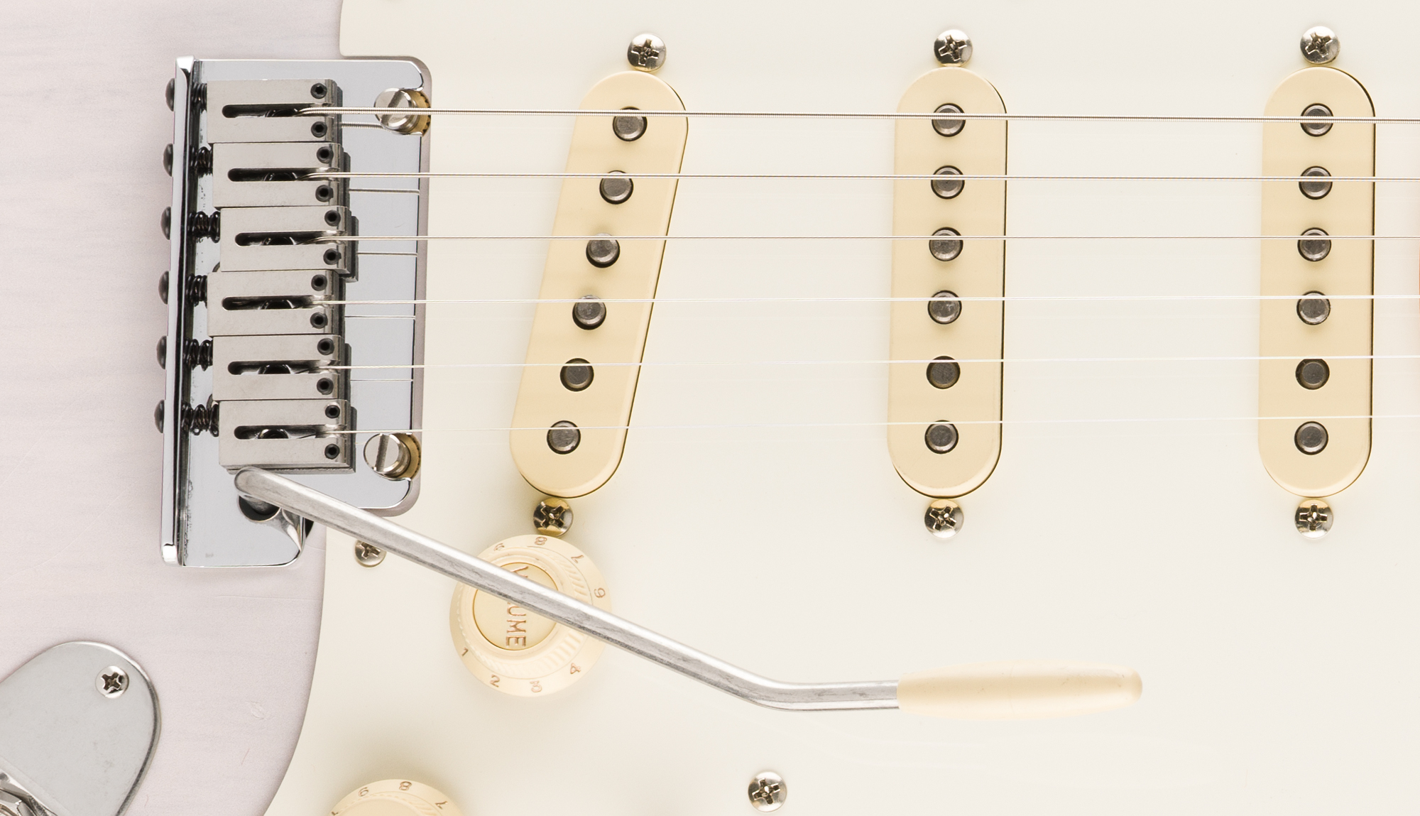 American Ultra Synchronized Tremolo, Stainless Steel Saddles, Cold Rolled Steel Block, Pop-In Arm