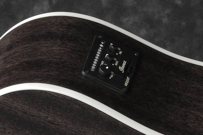 Pré-amplificador Ibanez AEQ-2UT com afinador