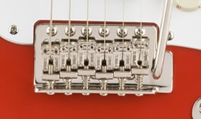 Vintage-Style Synchronized Tremolo Bridge