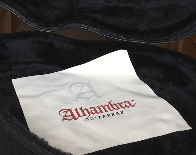 Alhambra 9626 Cleaning Cloth for guitar