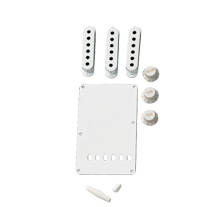 Fender Stratocaster Accessory Kit White