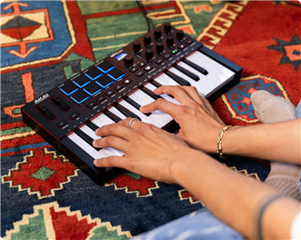 Akai MPK Mini IV Black | Ludimusic